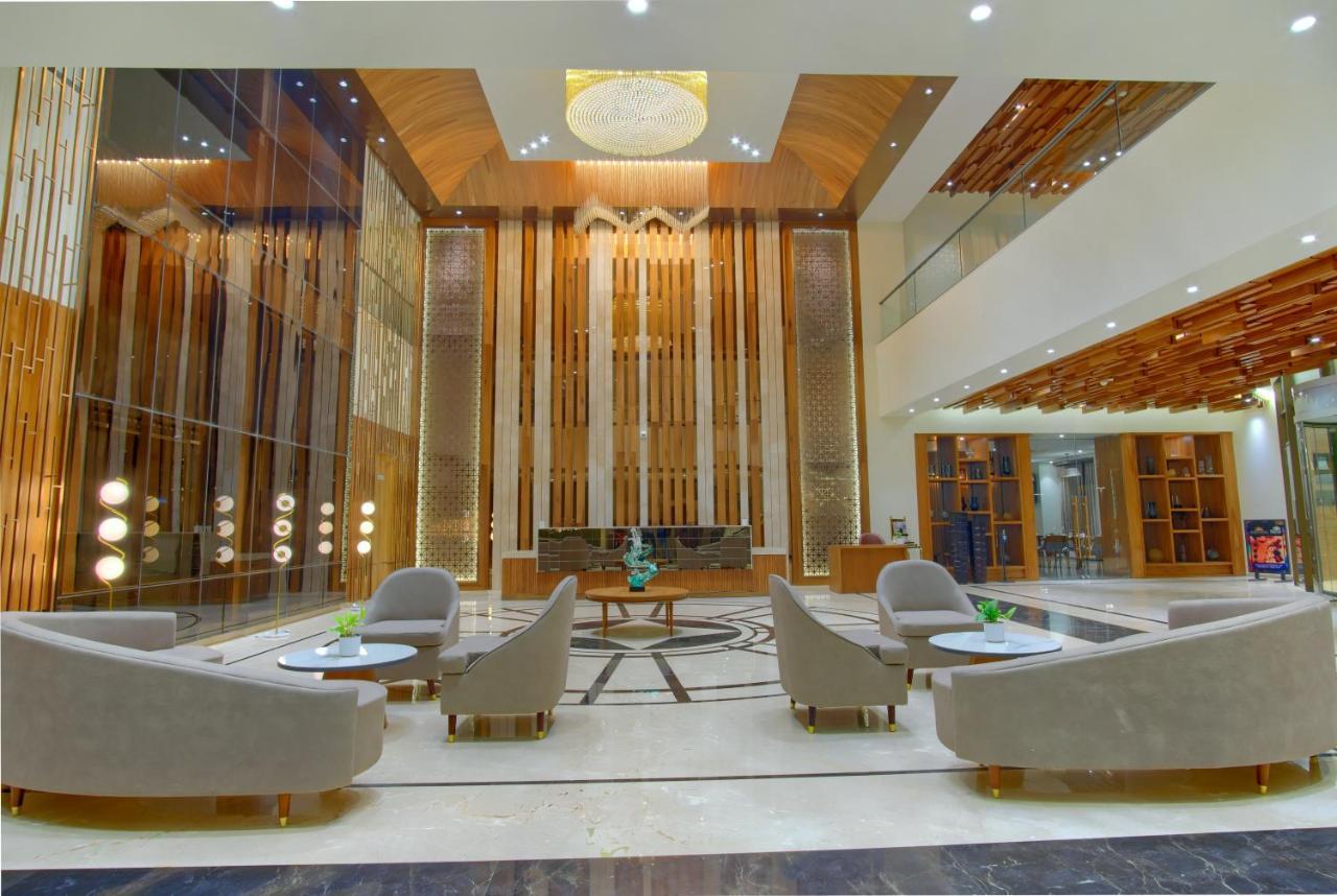 Hotel Sayaji Morbi Esterno foto
