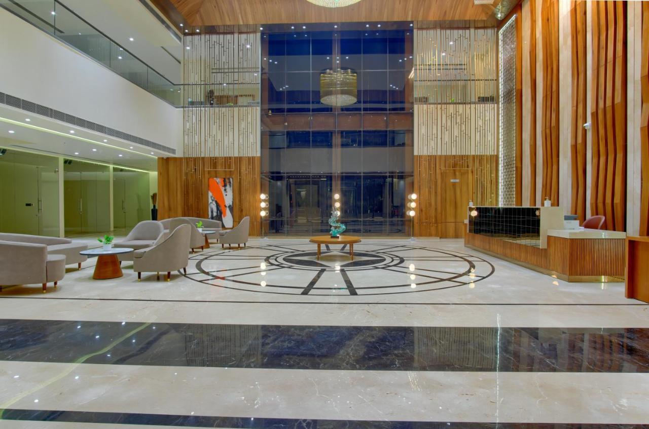 Hotel Sayaji Morbi Esterno foto